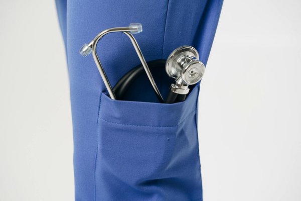 Les différences entre un audiologiste, un otologiste et un audioprothésiste